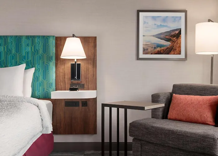 Hampton Inn&Suites Kelowna, British Columbia, Canada